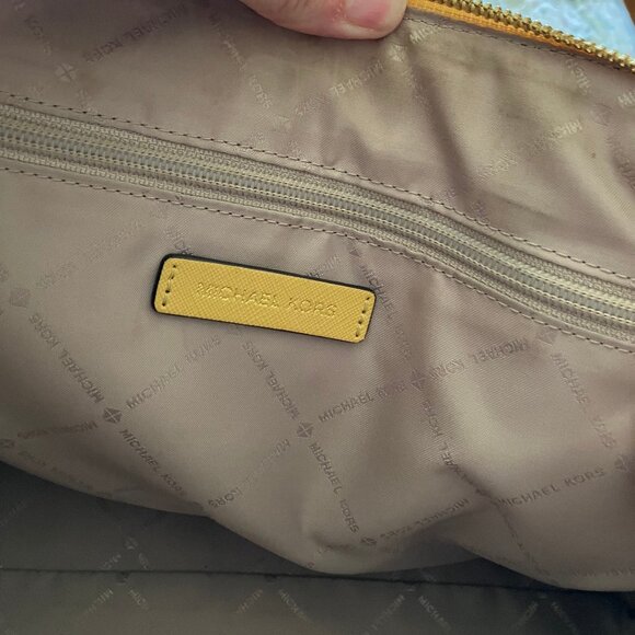 EUC Michael Kors Large Saffiano Leather Satchel - Picture 12 of 13